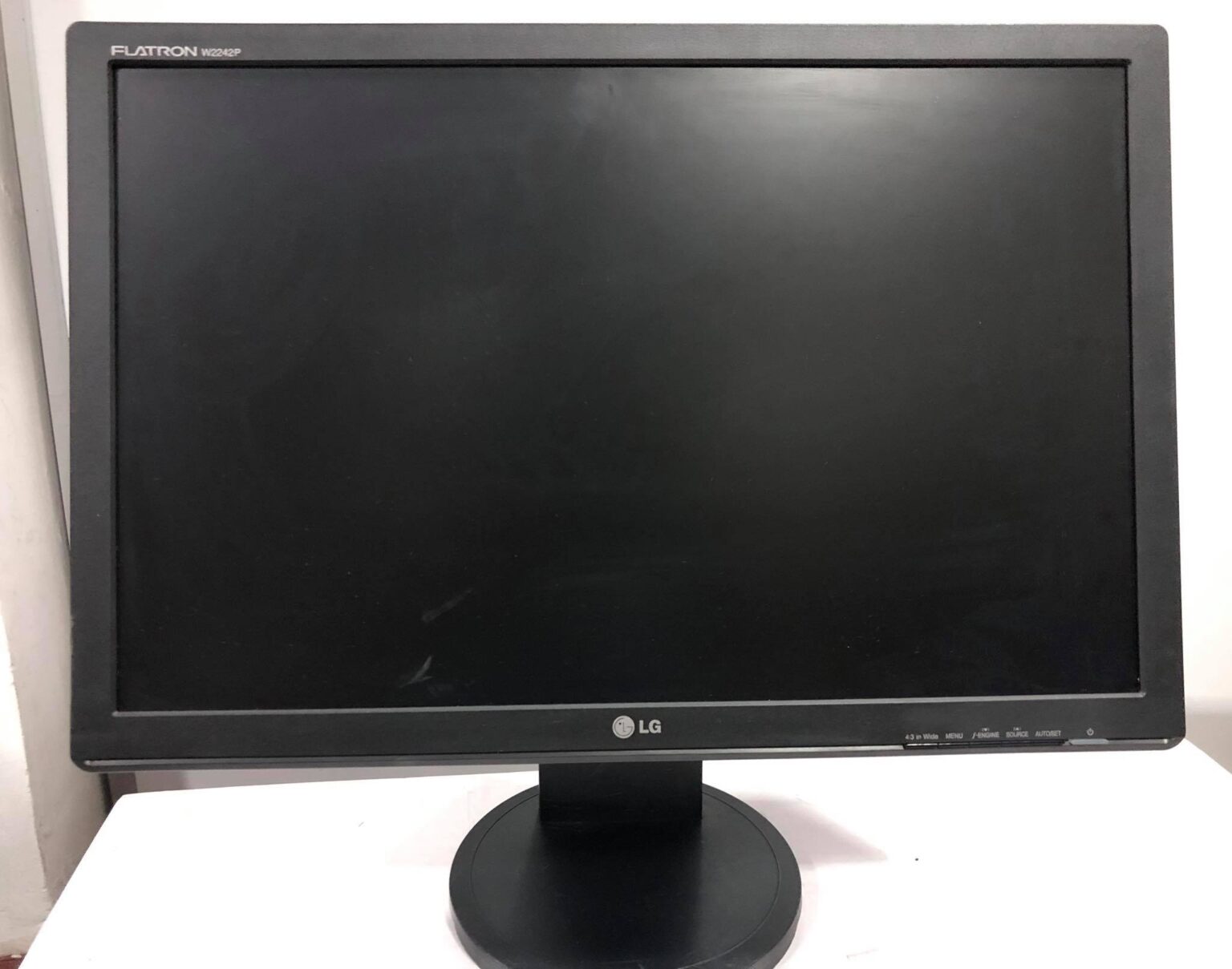 LG Flatron 22’inch LCD Monitor – GTComputers.lk